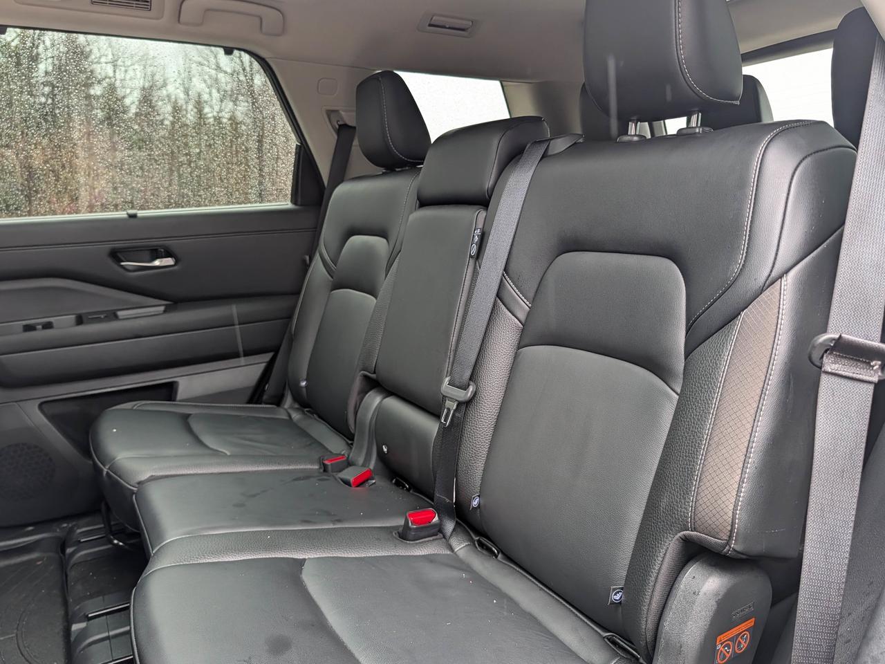 2024 Nissan Pathfinder SL Photo