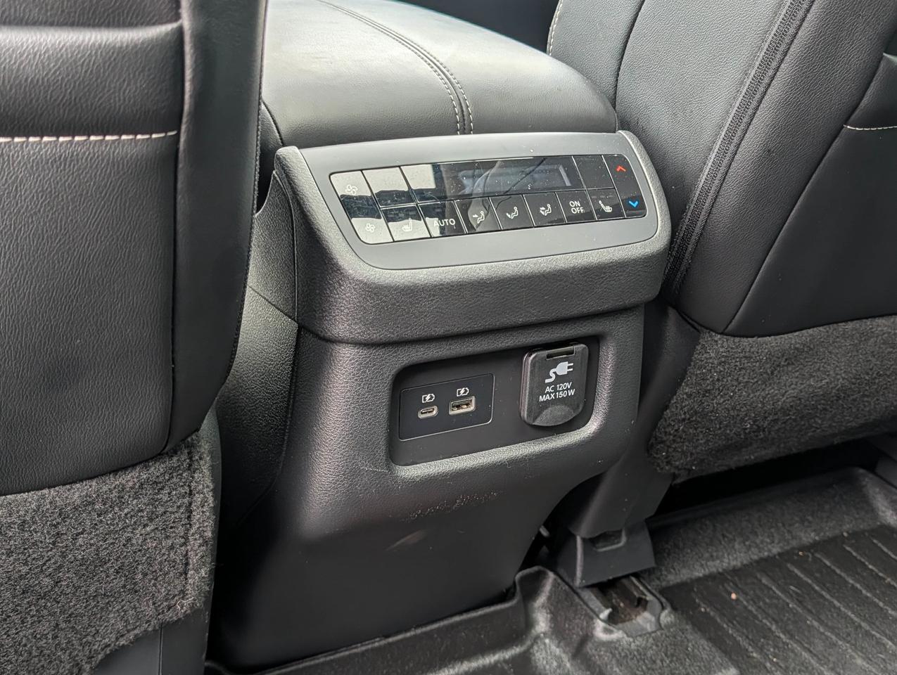 2024 Nissan Pathfinder SL Photo