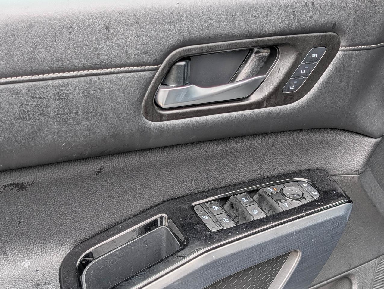 2024 Nissan Pathfinder SL Photo