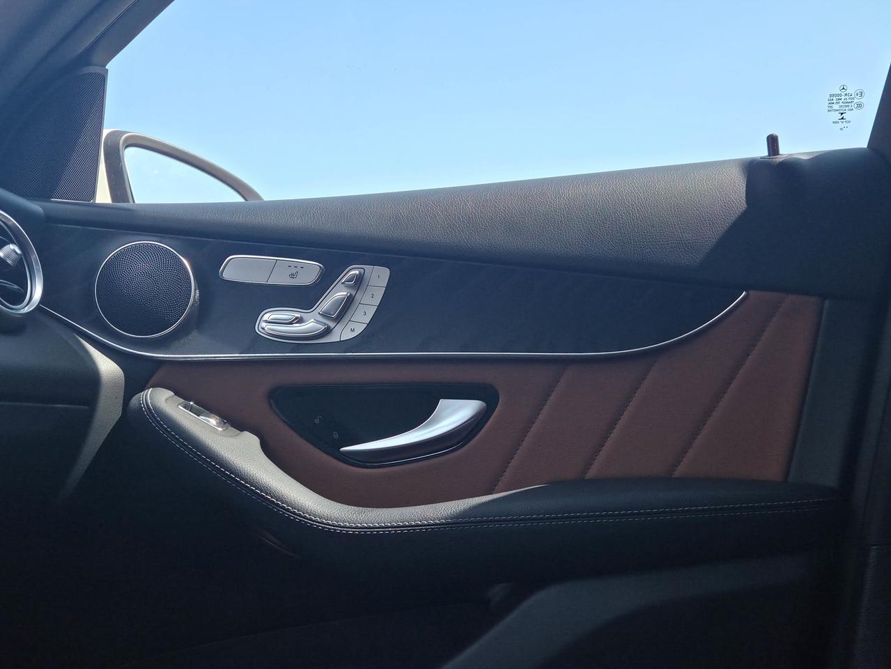 2020 Mercedes-Benz GLC 300 Photo