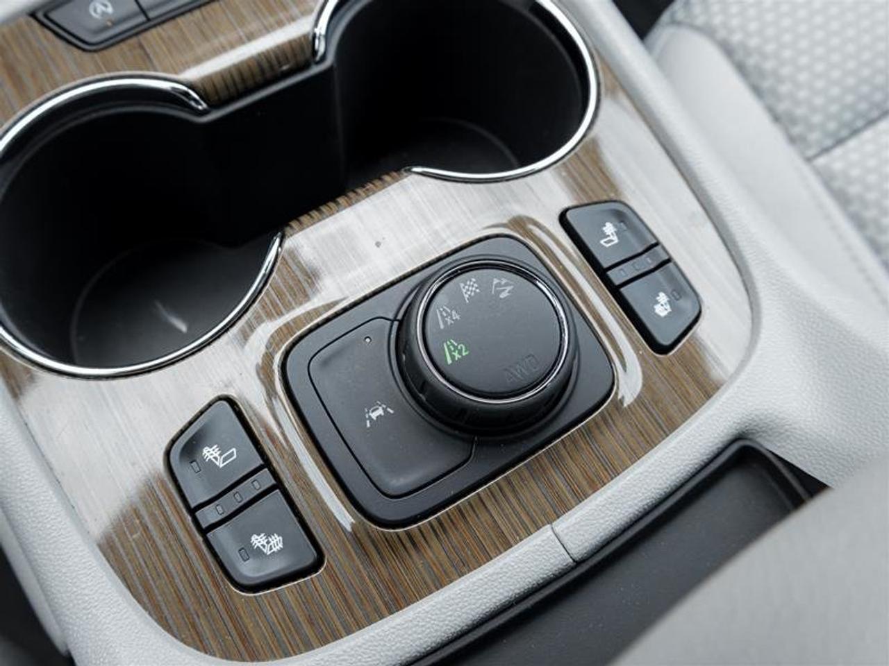 2022 GMC Acadia AWD SLE Photo