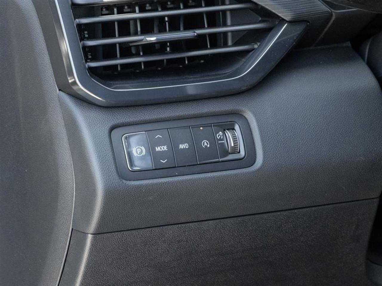 2026 GMC Acadia AT4 Photo