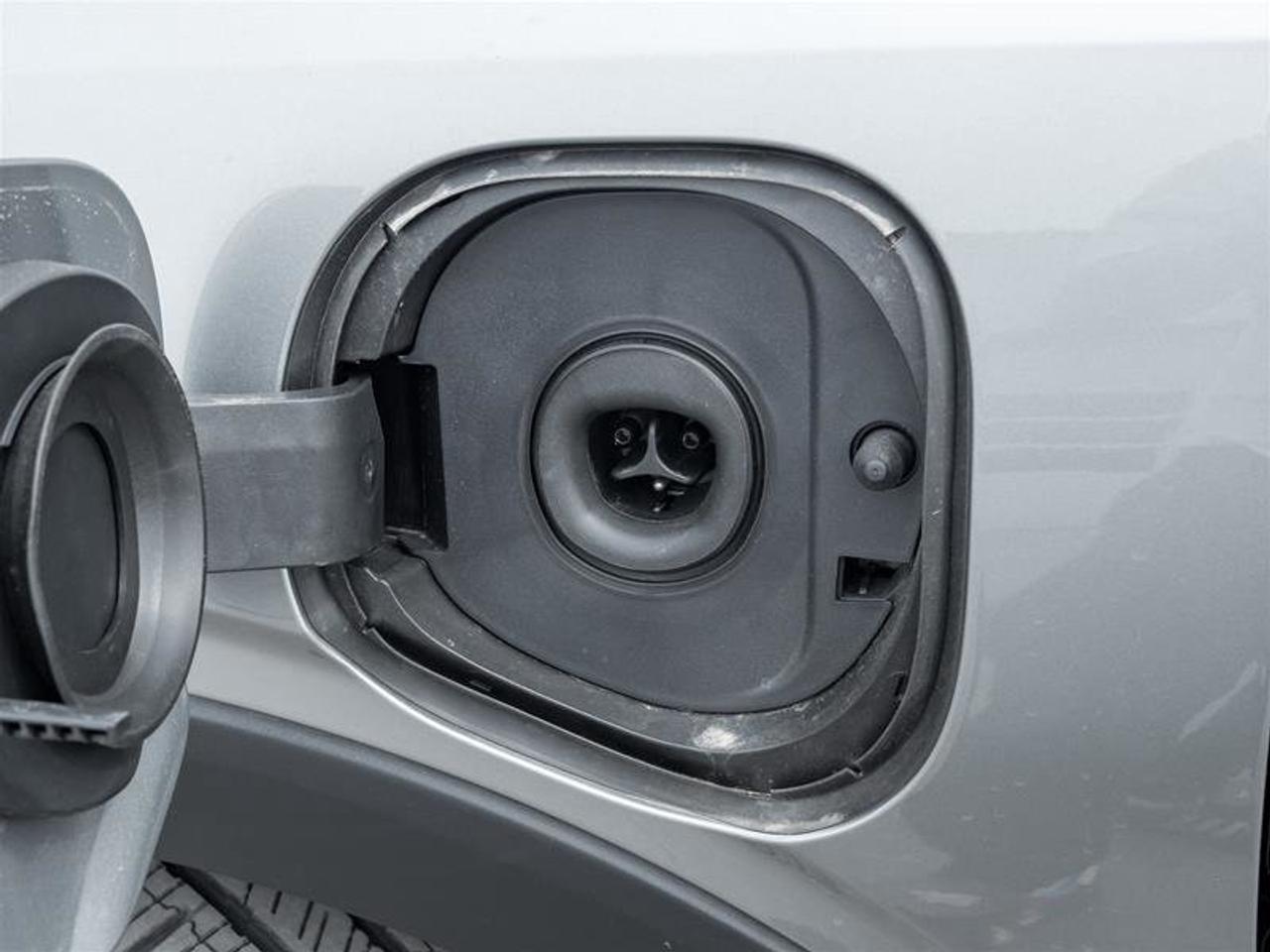 2027 Chevrolet Bolt RS Photo4
