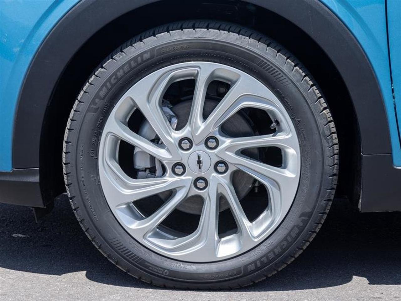 2027 Chevrolet Bolt LT Photo