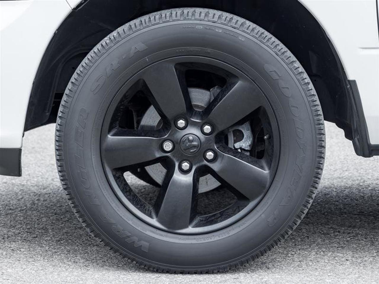 2020 RAM RAM 1500 Classic Crew Cab 4x4 (DS) SLT (140.5 WB 5'7 Box) SWB Photo