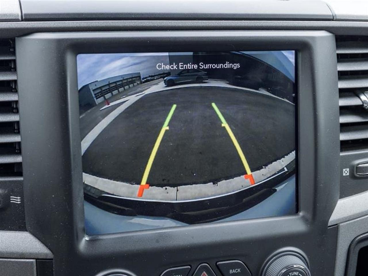 2020 RAM RAM 1500 Classic Crew Cab 4x4 (DS) SLT (140.5 WB 5'7 Box) SWB Photo