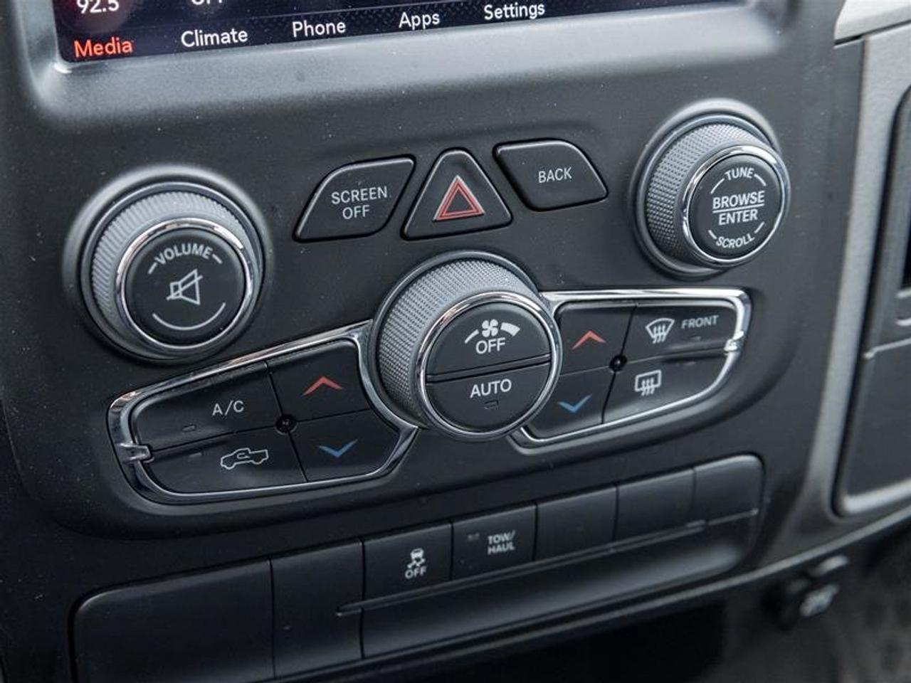 2020 RAM RAM 1500 Classic Crew Cab 4x4 (DS) SLT (140.5 WB 5'7 Box) SWB Photo