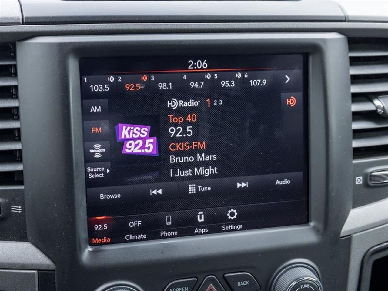 2020 RAM RAM 1500 Classic Crew Cab 4x4 (DS) SLT (140.5 WB 5'7 Box) SWB Photo