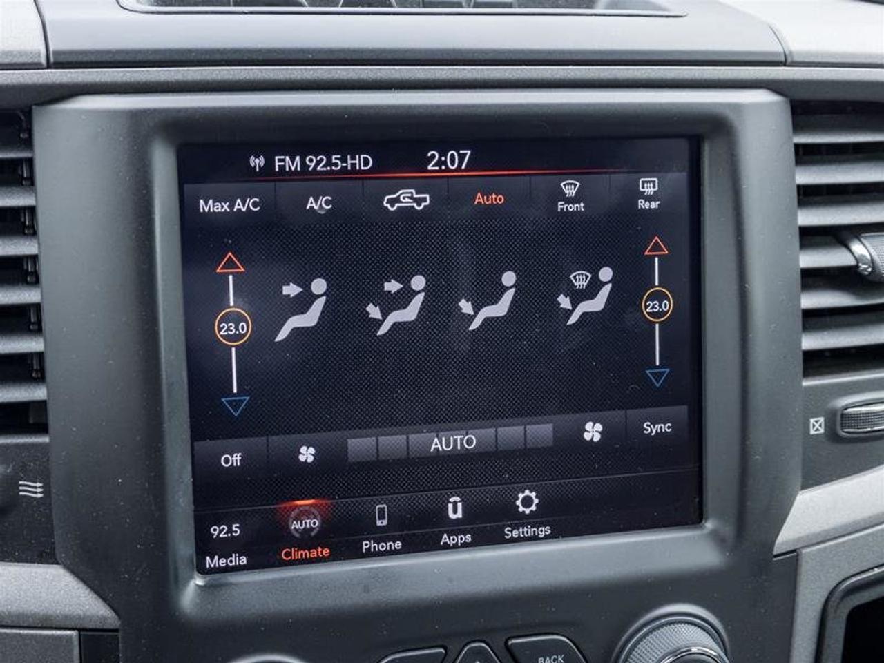 2020 RAM RAM 1500 Classic Crew Cab 4x4 (DS) SLT (140.5 WB 5'7 Box) SWB Photo