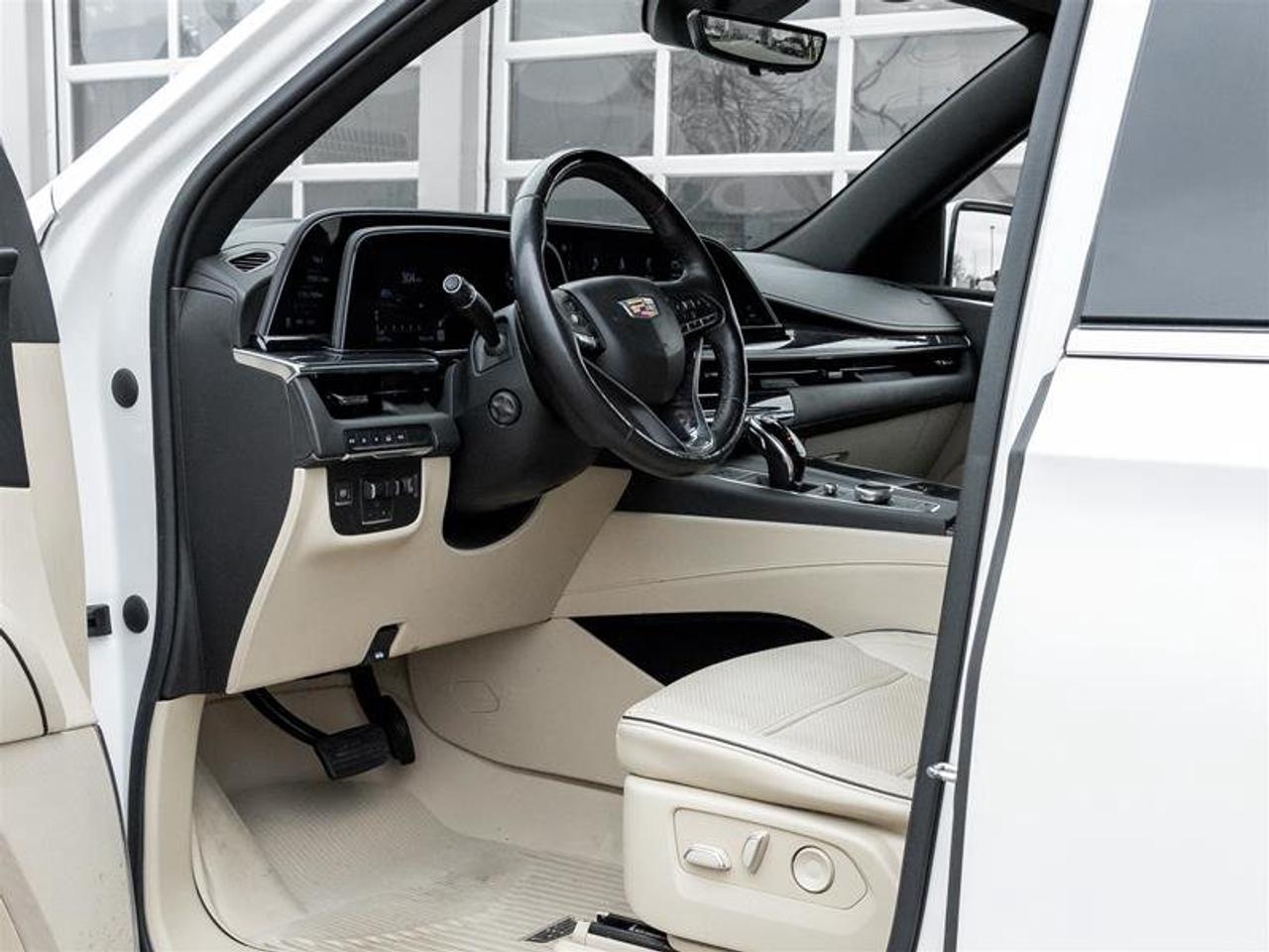 2022 Cadillac Escalade ESV Premium Luxury Photo