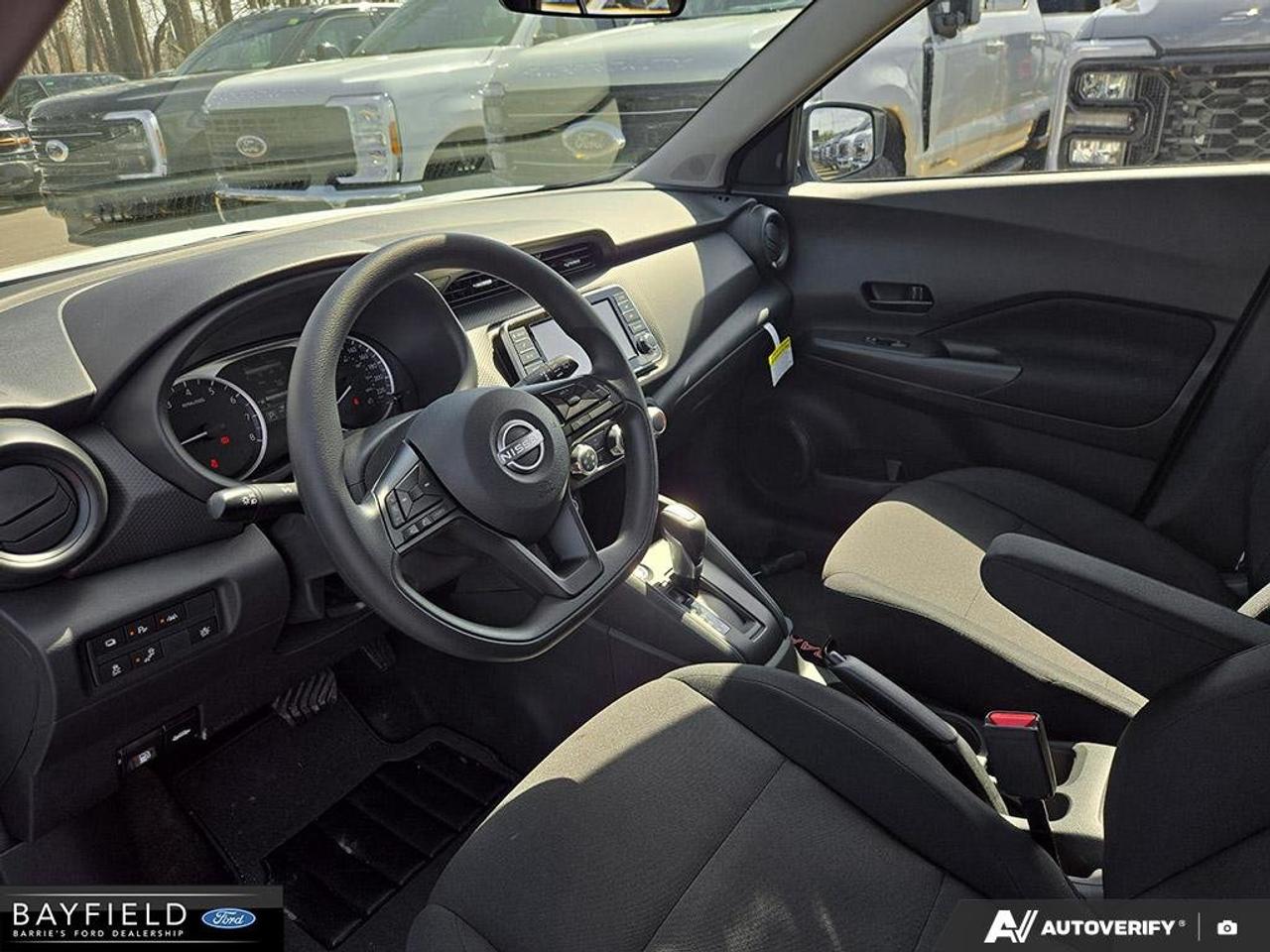 2025 Nissan Kicks Play S Photo