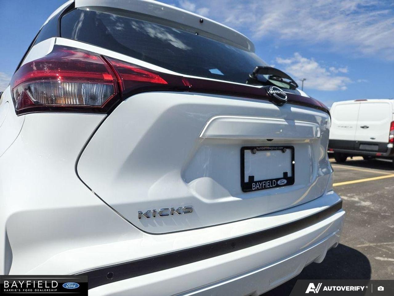 2025 Nissan Kicks Play S Photo