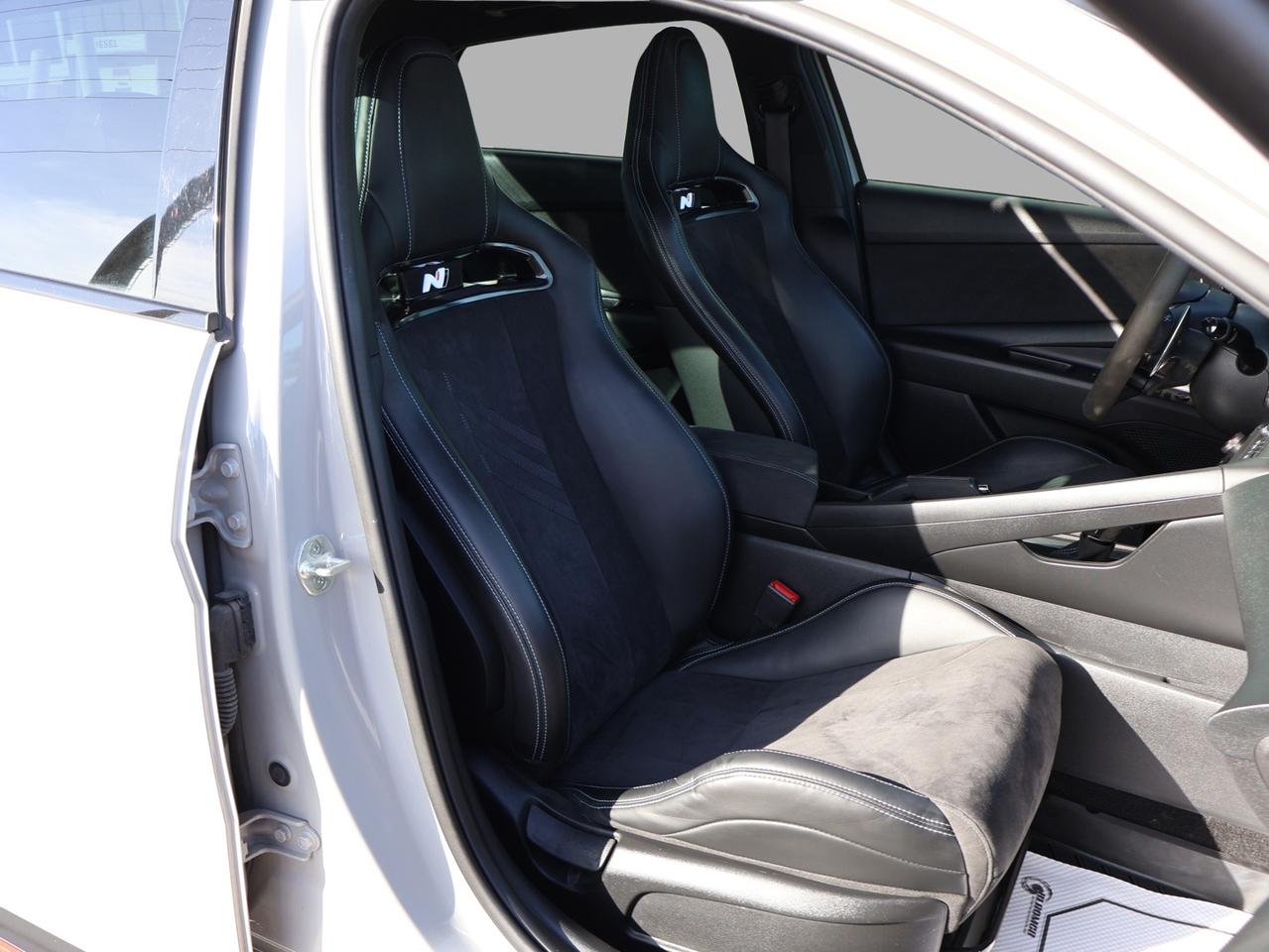 2022 Hyundai Elantra N CERTIFIED *SERVICE RECORDS* CAMERA NAV BLUETOOTH LEATHER HEATED SEATS SUNROOF CRUISE ALLOYS Photo