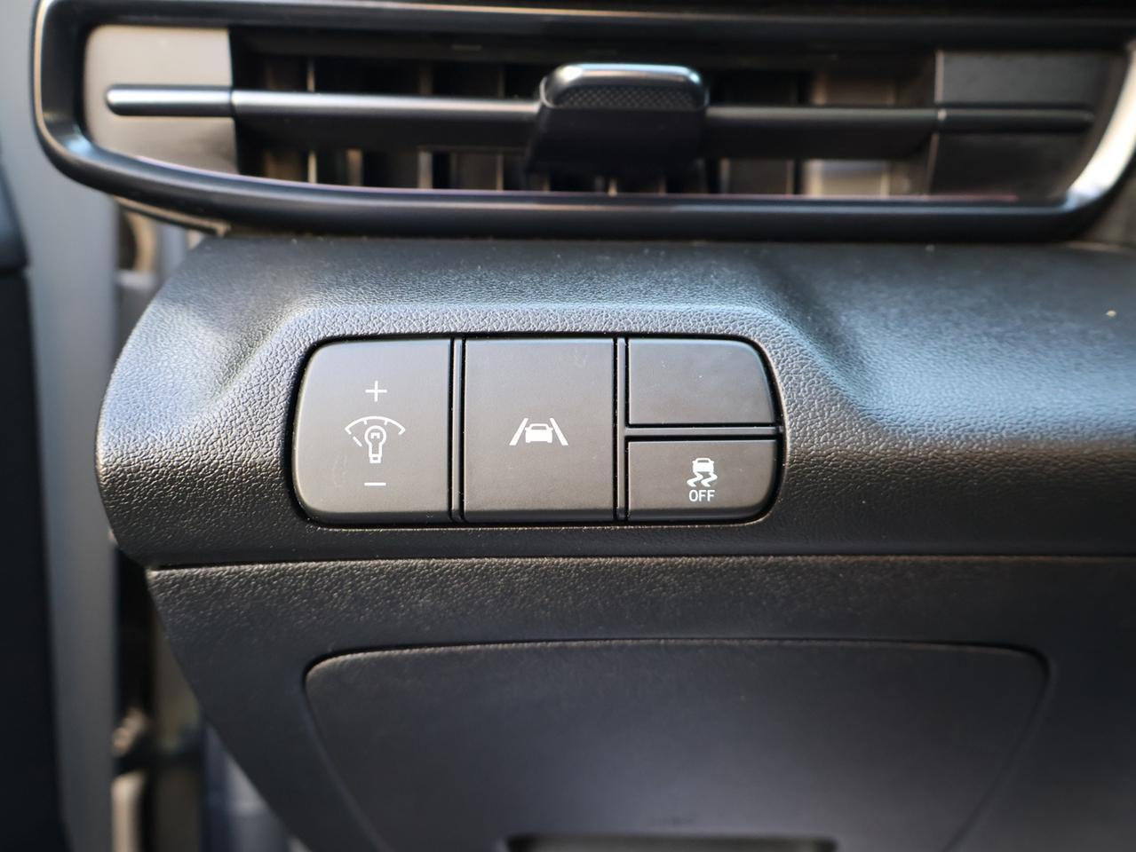 2022 Hyundai Elantra N CERTIFIED *SERVICE RECORDS* CAMERA NAV BLUETOOTH LEATHER HEATED SEATS SUNROOF CRUISE ALLOYS Photo