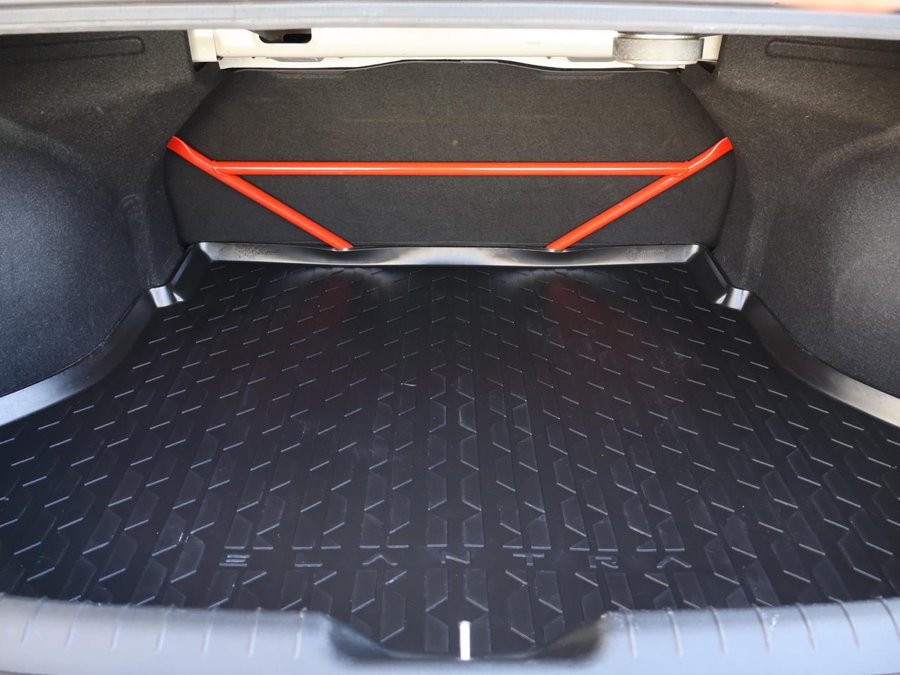 2022 Hyundai Elantra N CERTIFIED *SERVICE RECORDS* CAMERA NAV BLUETOOTH LEATHER HEATED SEATS SUNROOF CRUISE ALLOYS Photo