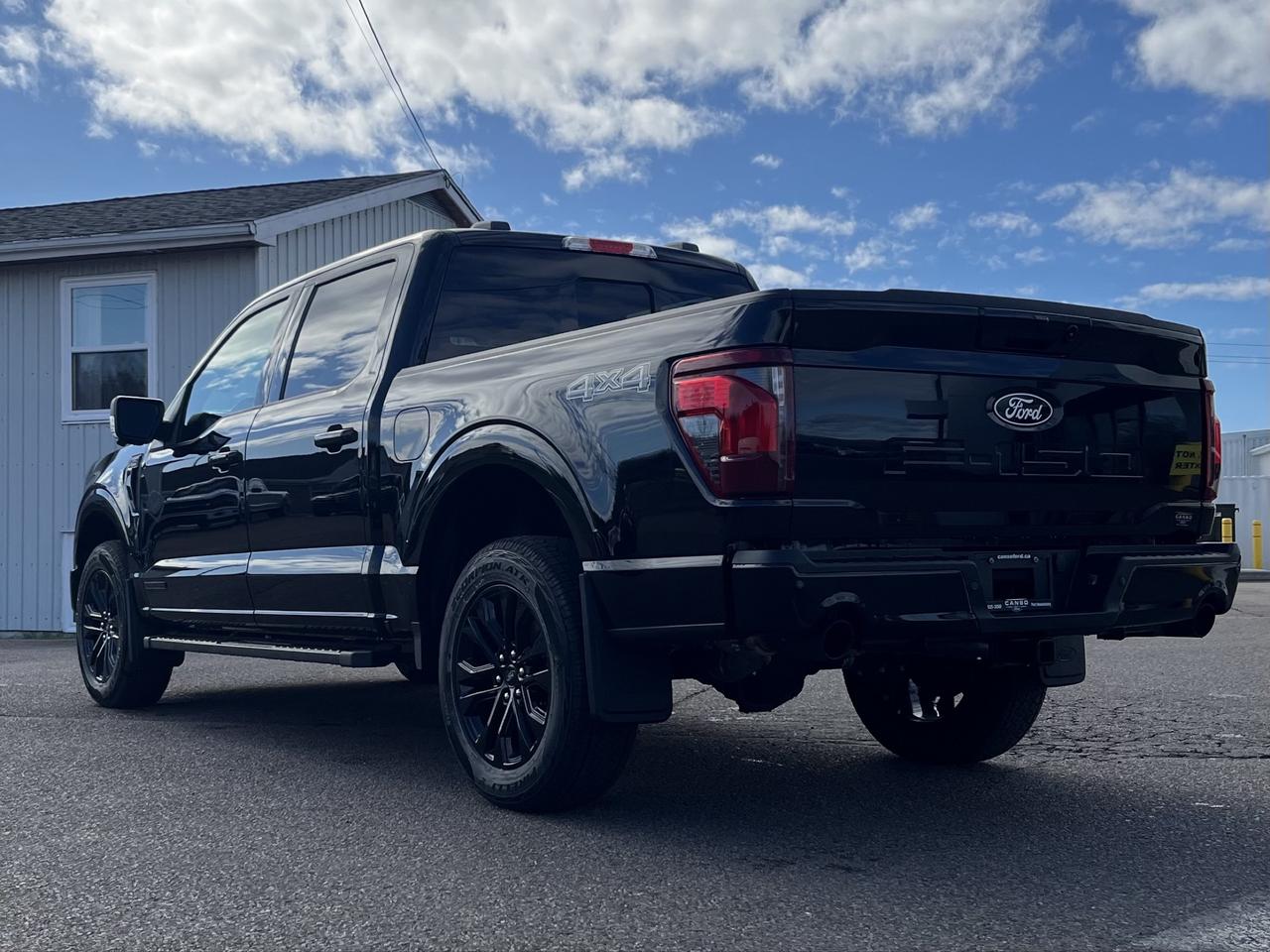 2026 Ford F-150 XLT 4WD SuperCrew 5.5' Box Photo4