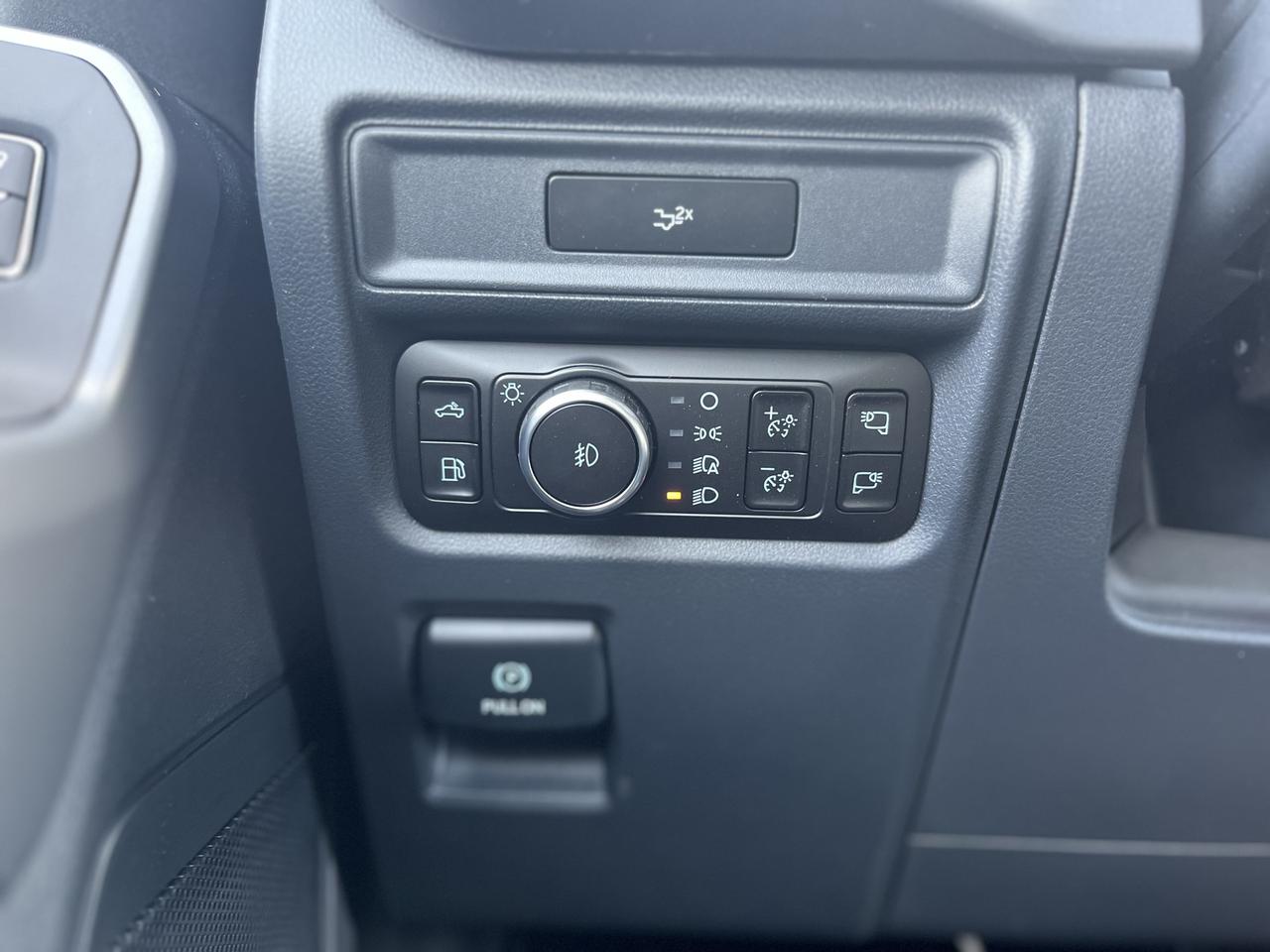 2026 Ford F-150 XLT 4WD SuperCrew 5.5' Box Photo3