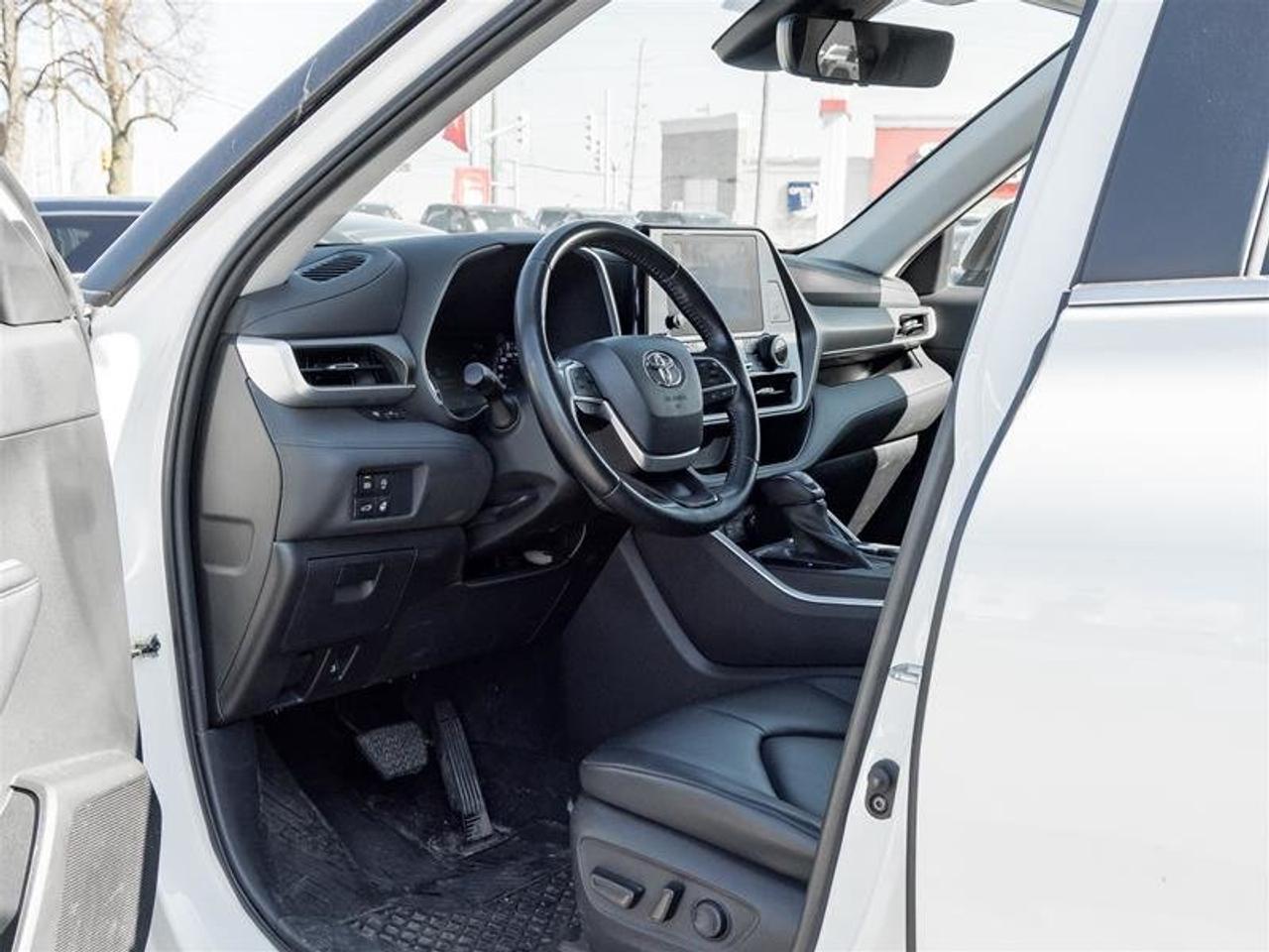2023 Toyota Highlander XLE AWD Moonroof| Backup Camera| Heated Seats| XLE| AWD Photo