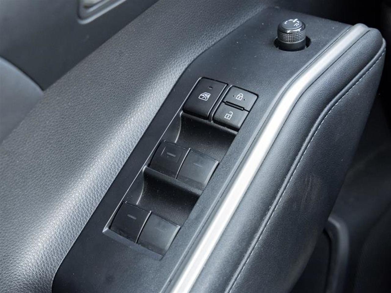 2023 Toyota Highlander XLE AWD Moonroof| Backup Camera| Heated Seats| XLE| AWD Photo