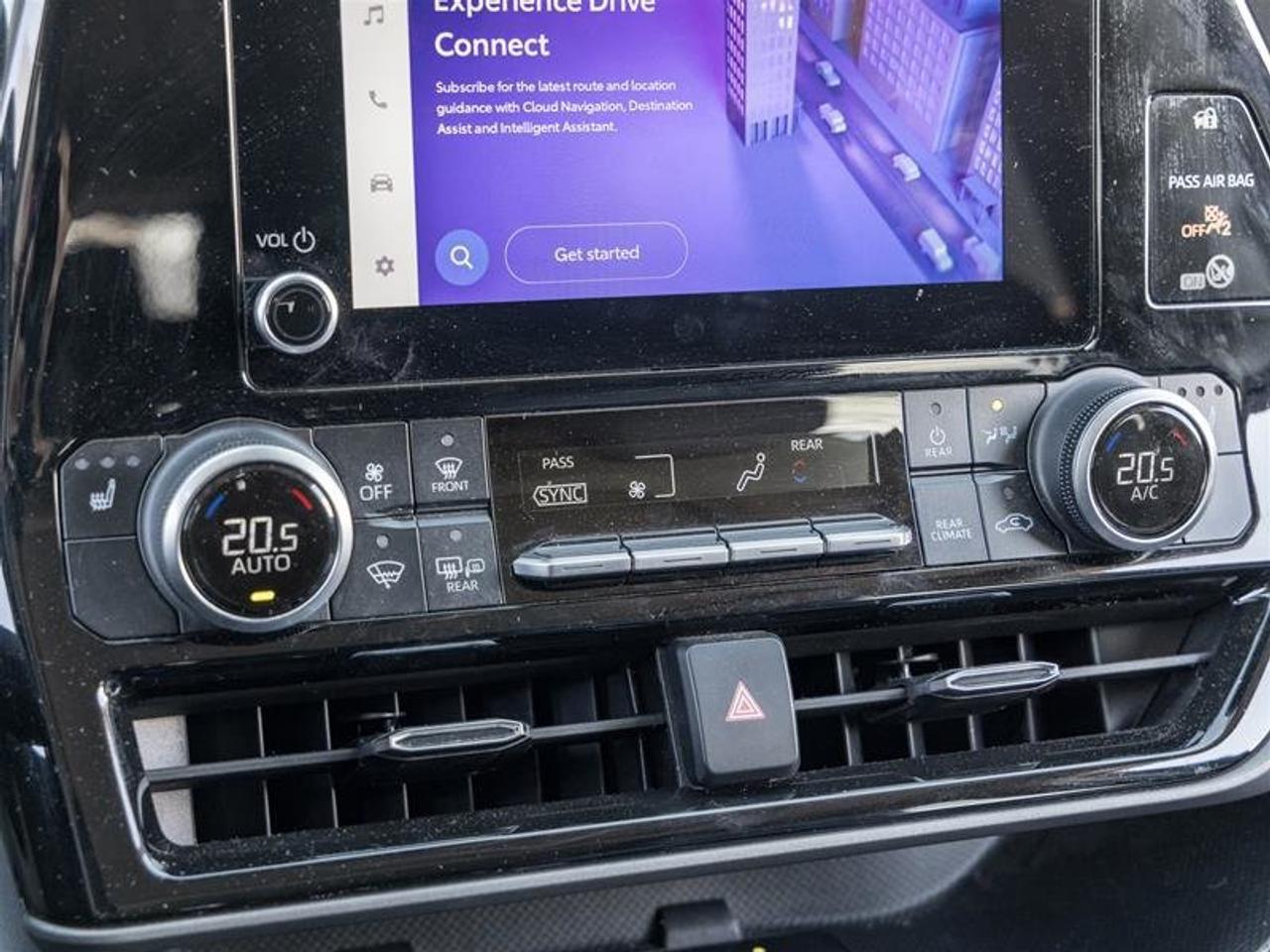 2023 Toyota Highlander XLE AWD Moonroof| Backup Camera| Heated Seats| XLE| AWD Photo