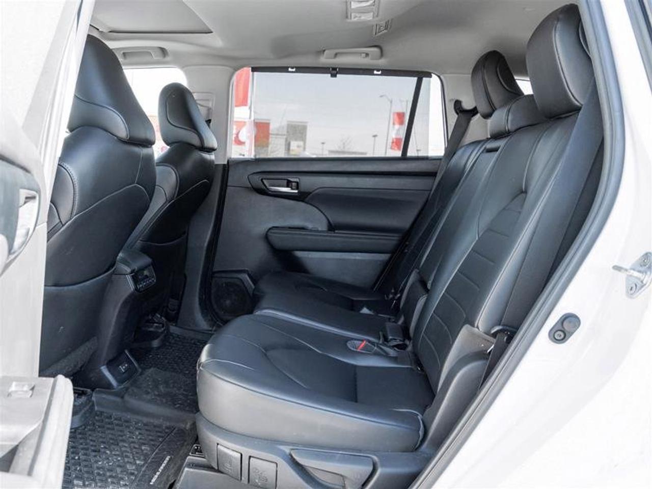 2023 Toyota Highlander XLE AWD Moonroof| Backup Camera| Heated Seats| XLE| AWD Photo