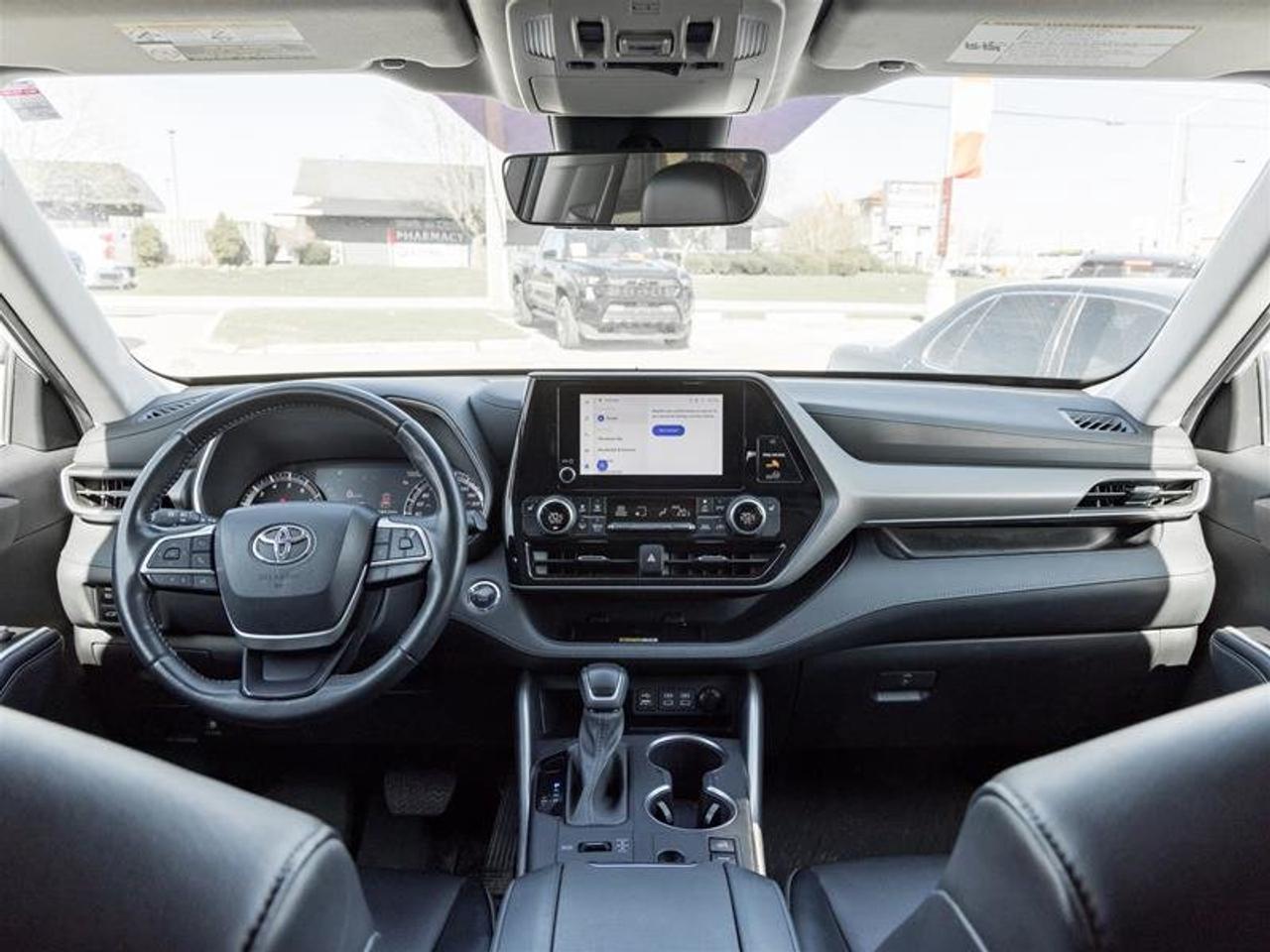 2023 Toyota Highlander XLE AWD Moonroof| Backup Camera| Heated Seats| XLE| AWD Photo