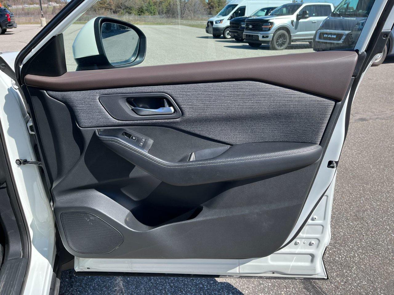 2021 Nissan Rogue SV AWD Photo