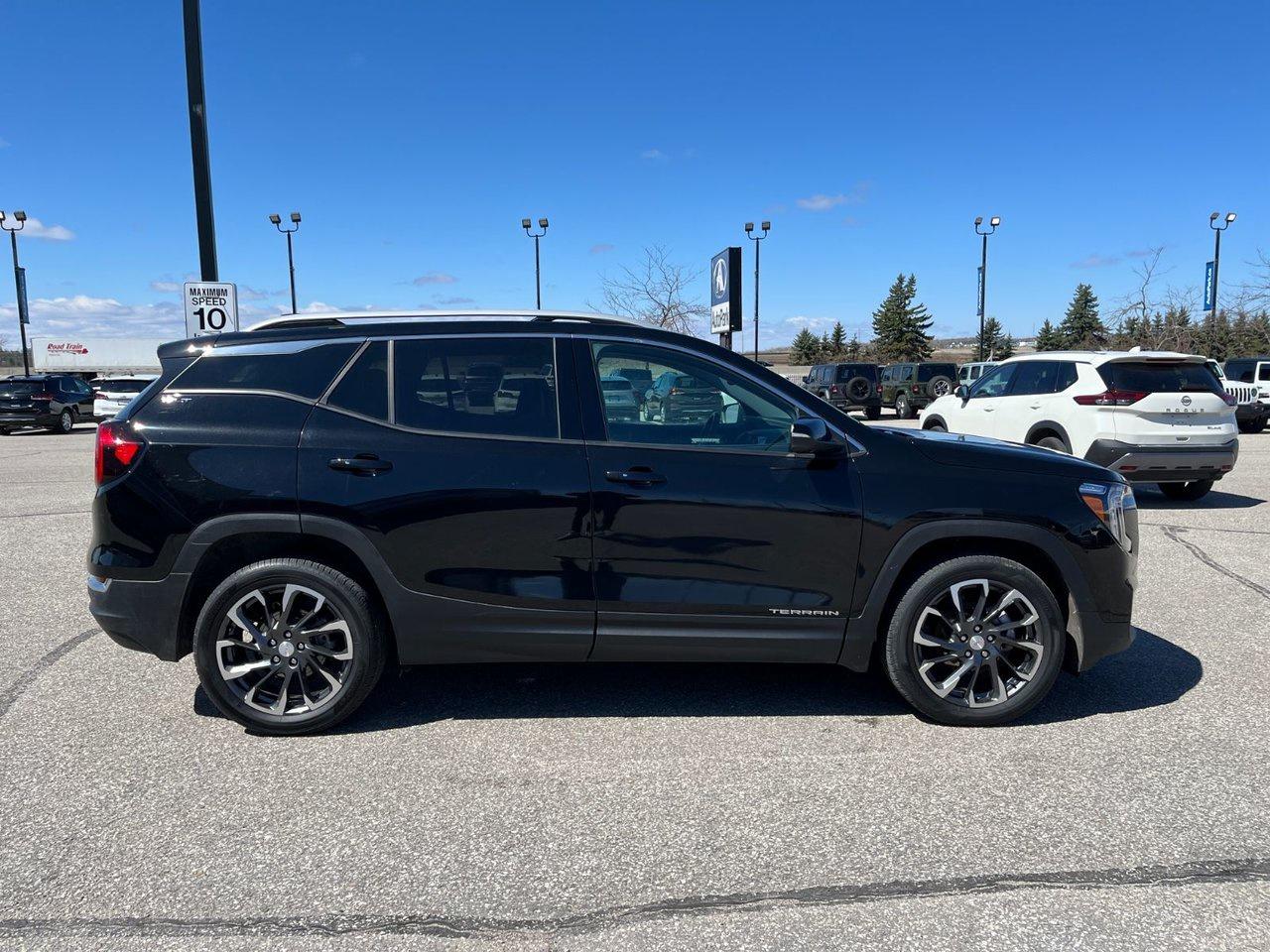 2024 GMC Terrain AWD 4DR SLT Photo4
