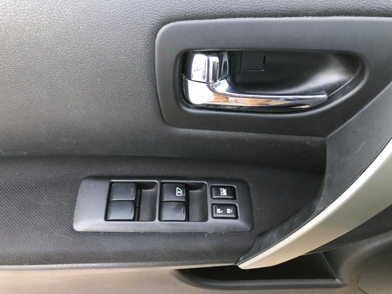 2010 Nissan Rogue AWD 4dr SL Photo