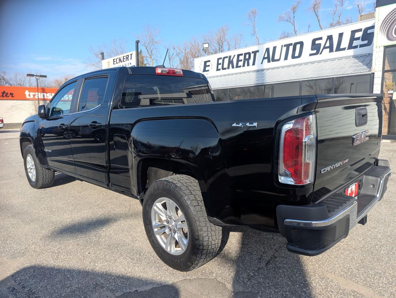 2020 GMC Canyon 4WD SLE WITH A 3.6L V6!! Photo