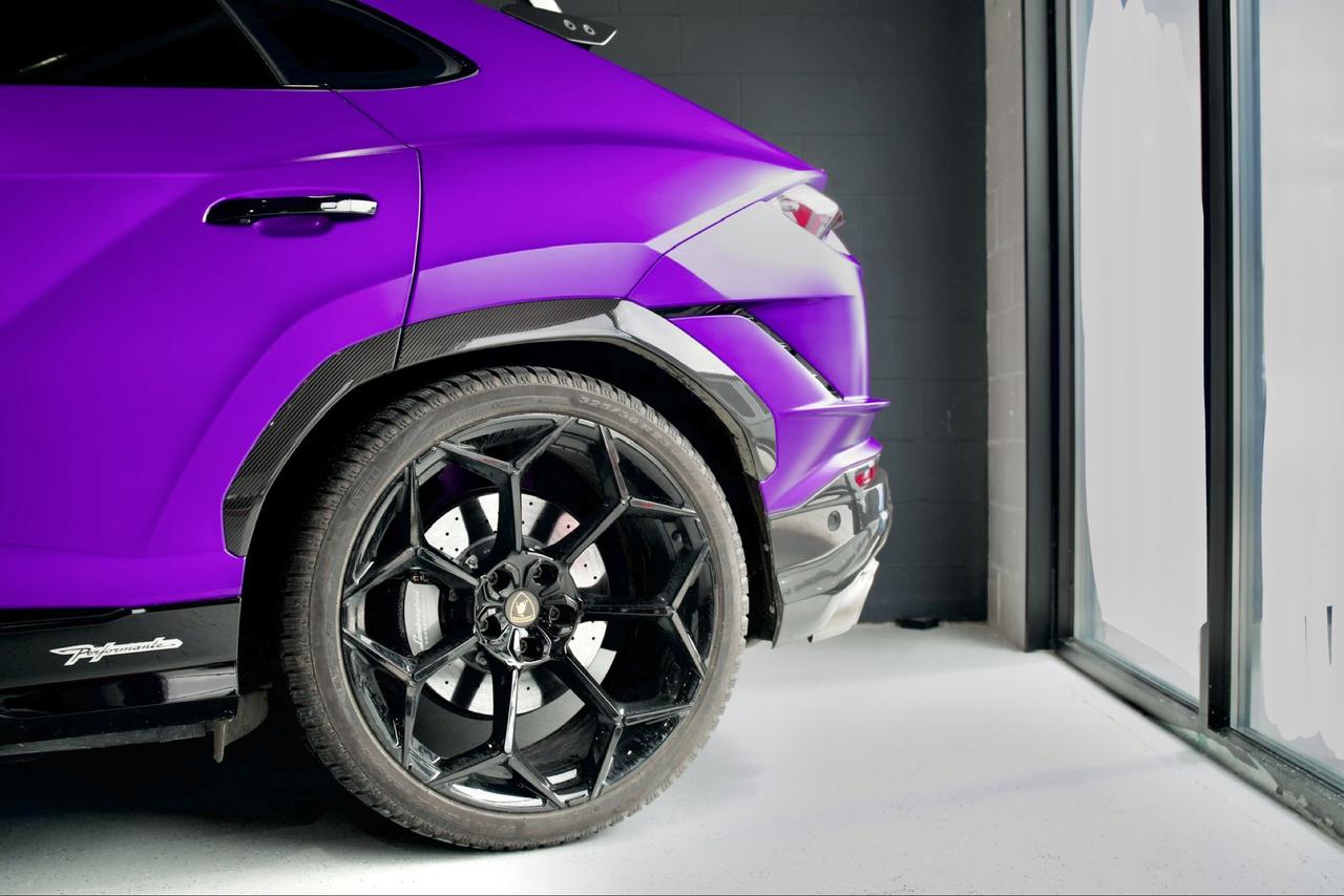 2024 Lamborghini Urus Performante Photo3