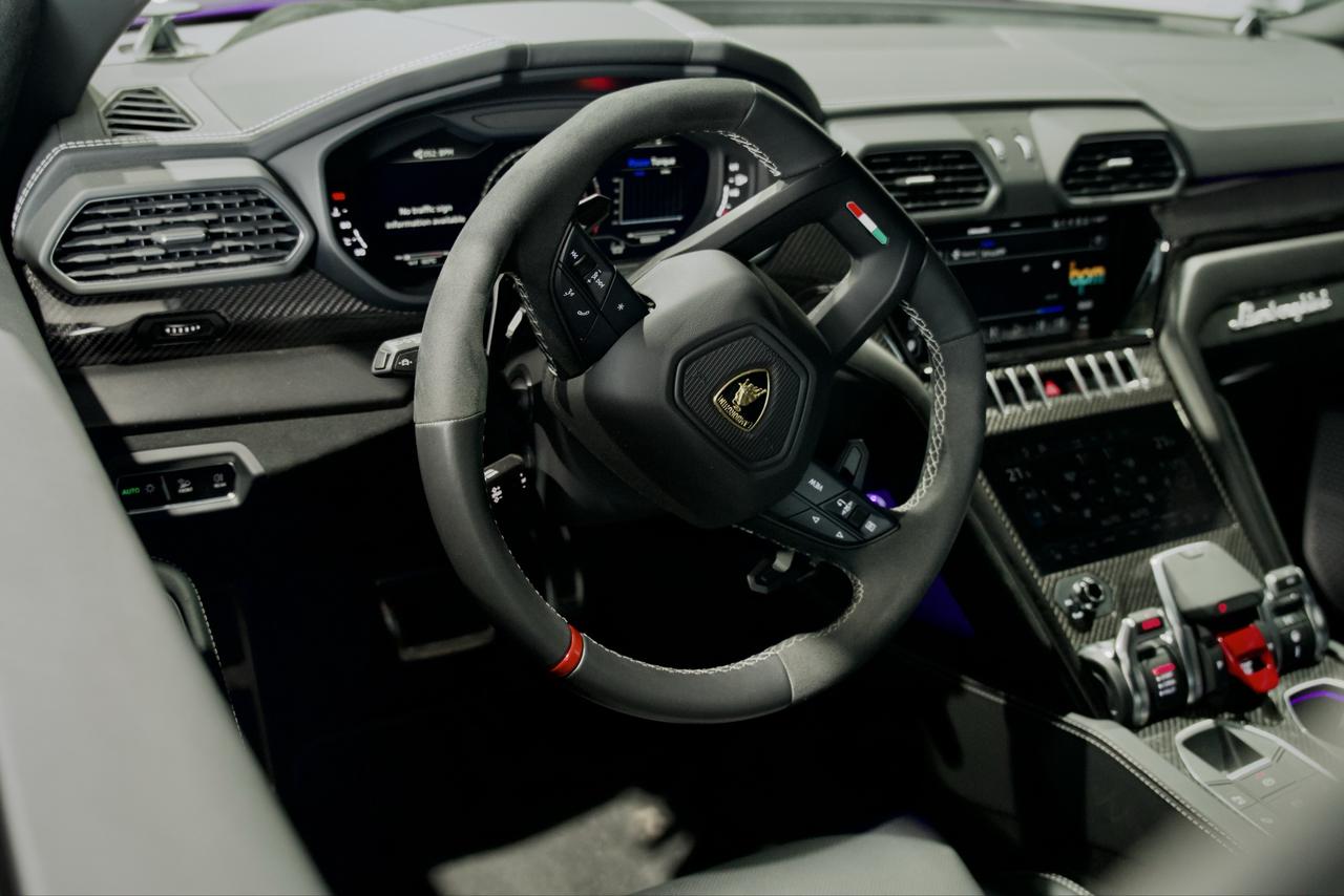 2024 Lamborghini Urus Performante Photo