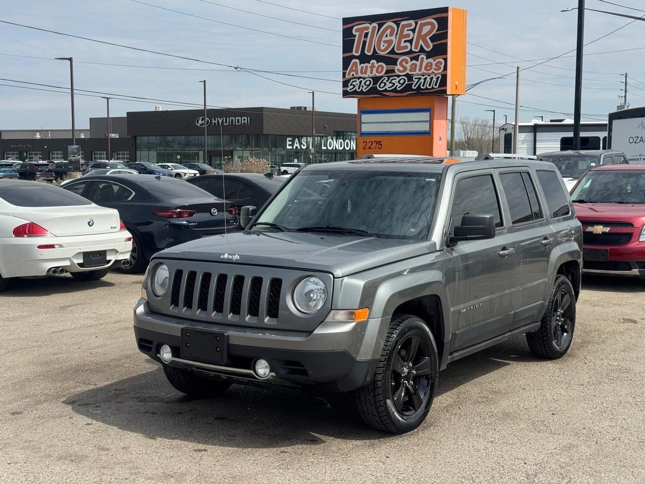 2012 Jeep Patriot NORTH, 4X4, 4CYL, ONLY 175KMS, SUV, CERTIFIED - Photo #1