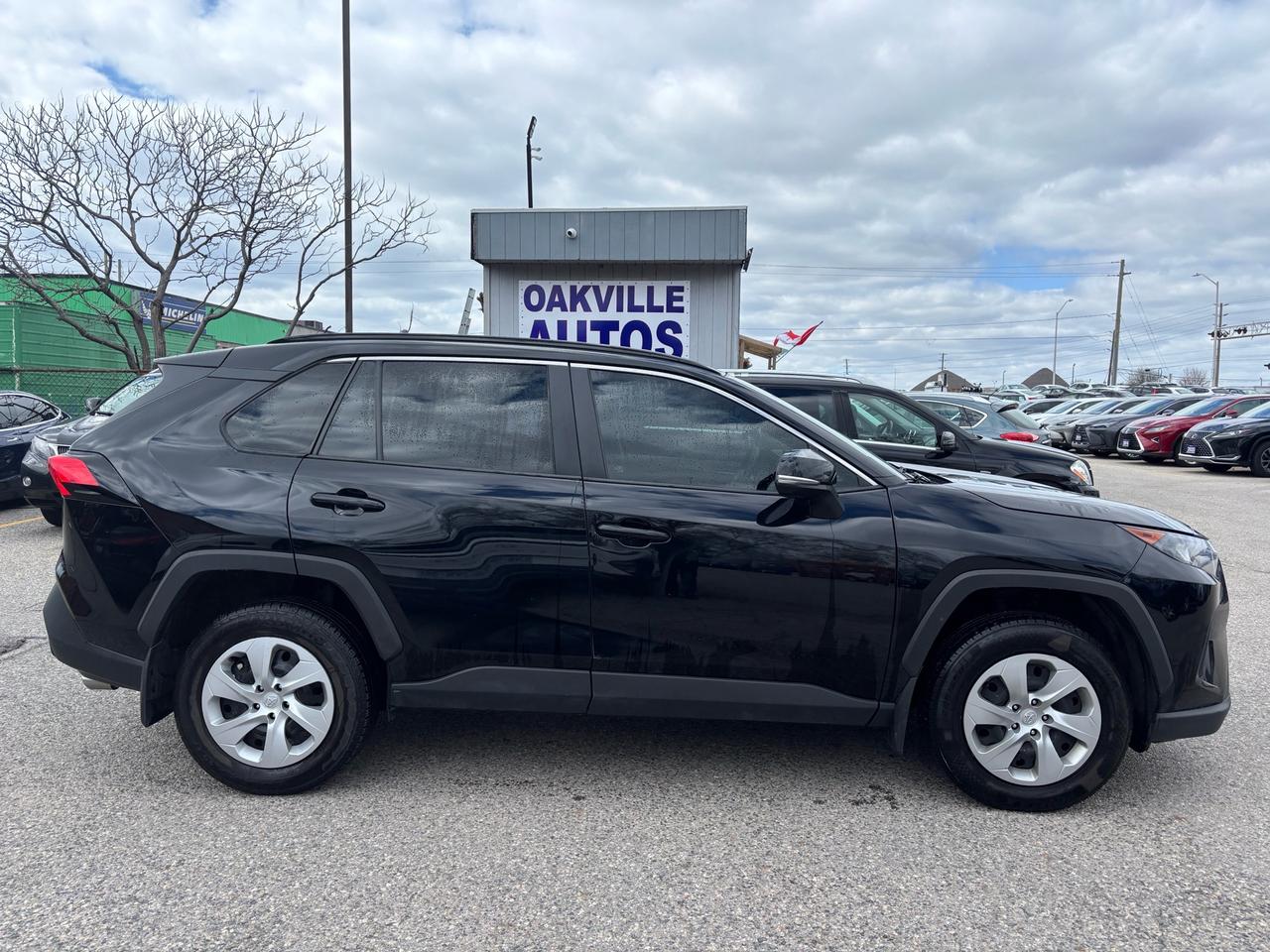 2021 Toyota RAV4 LE FWD Photo