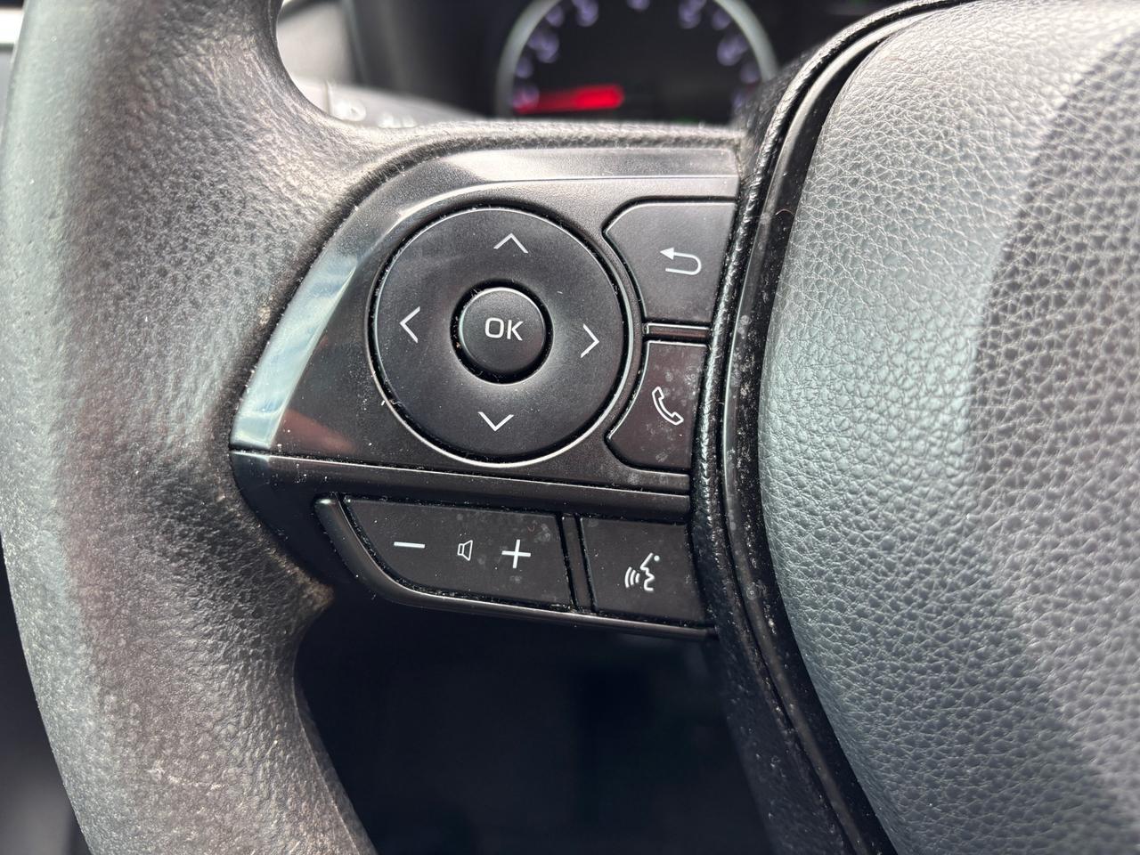 2021 Toyota RAV4 LE FWD Photo