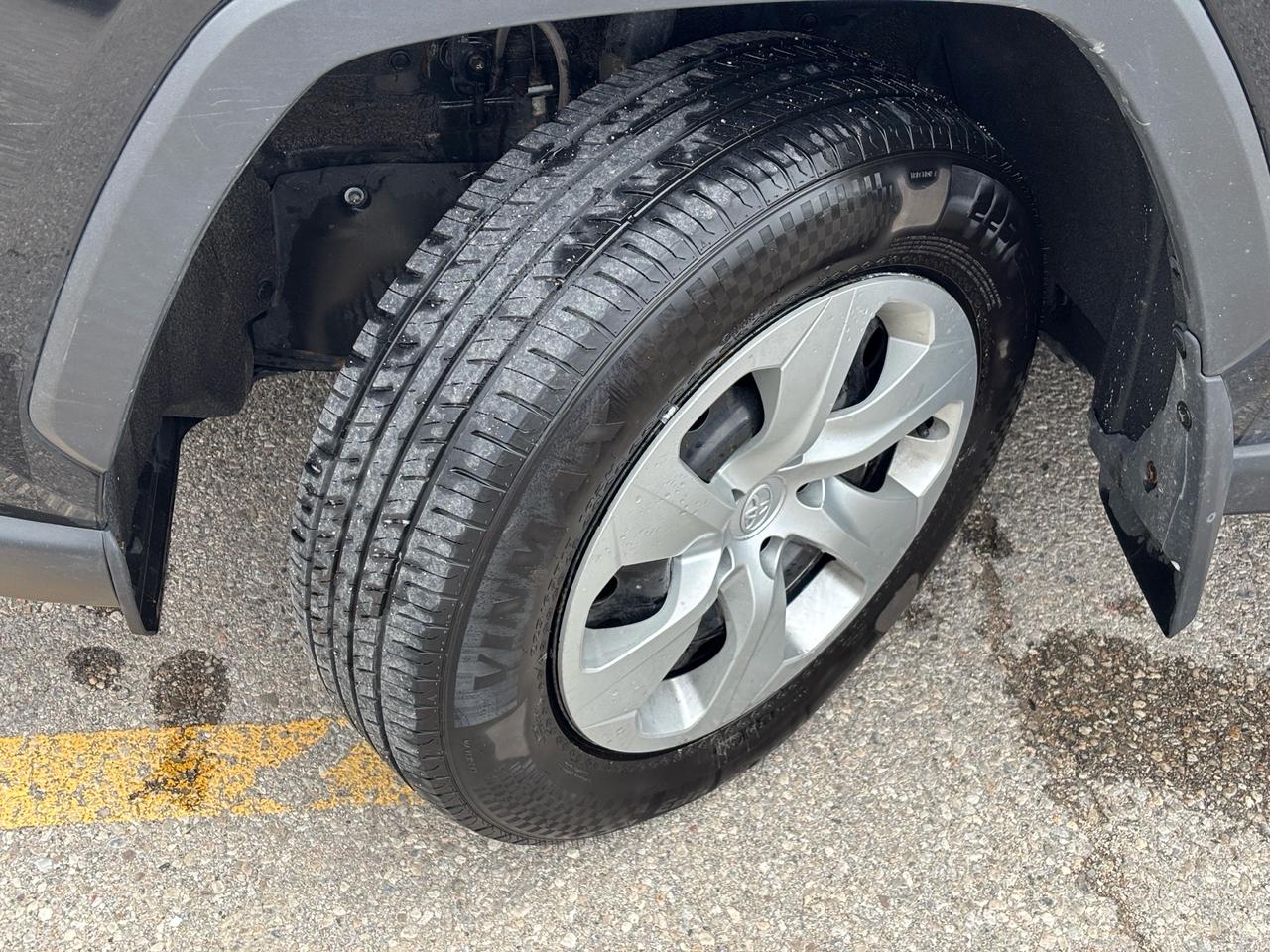 2021 Toyota RAV4 LE FWD Photo