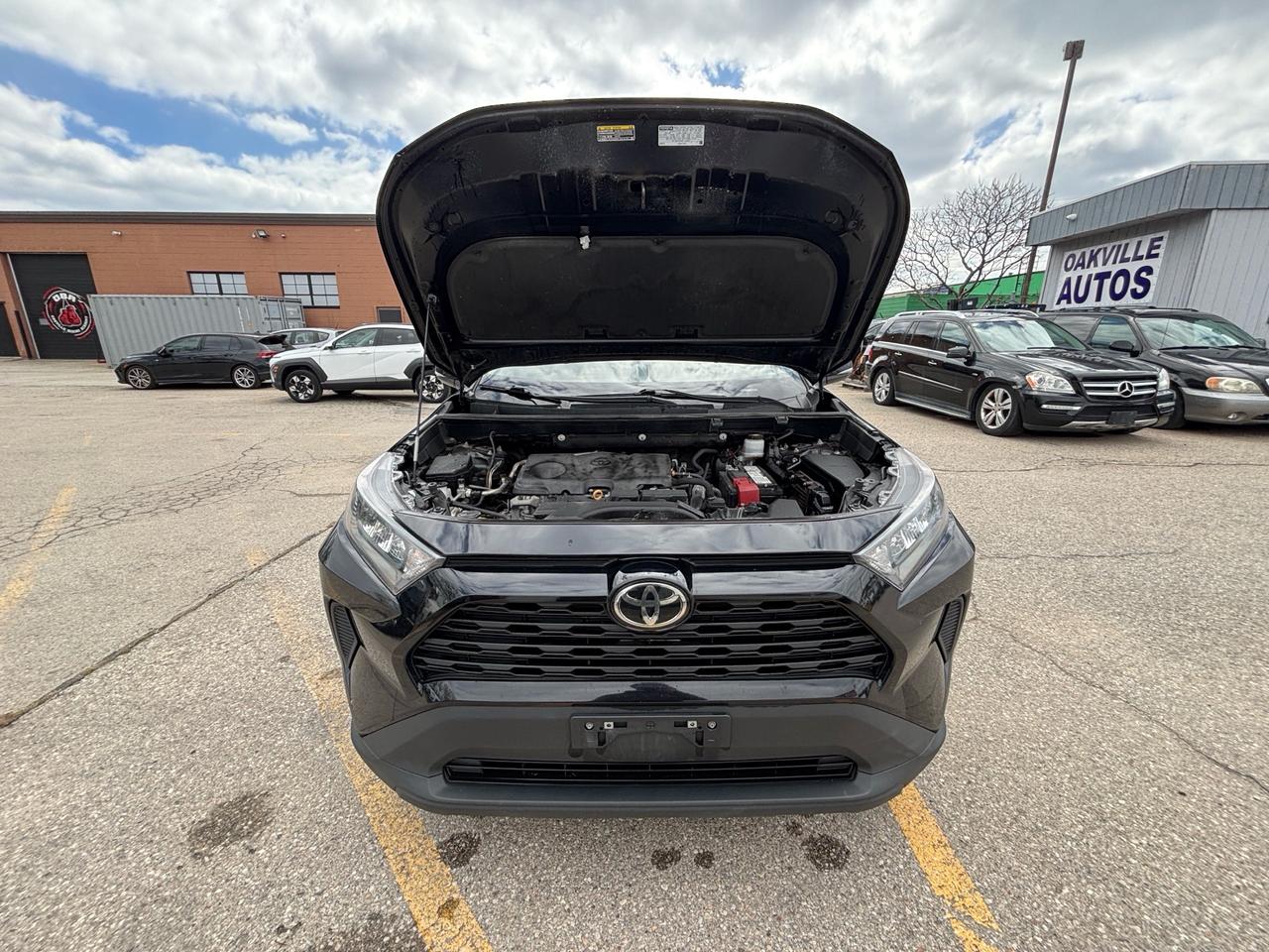 2021 Toyota RAV4 LE FWD Photo