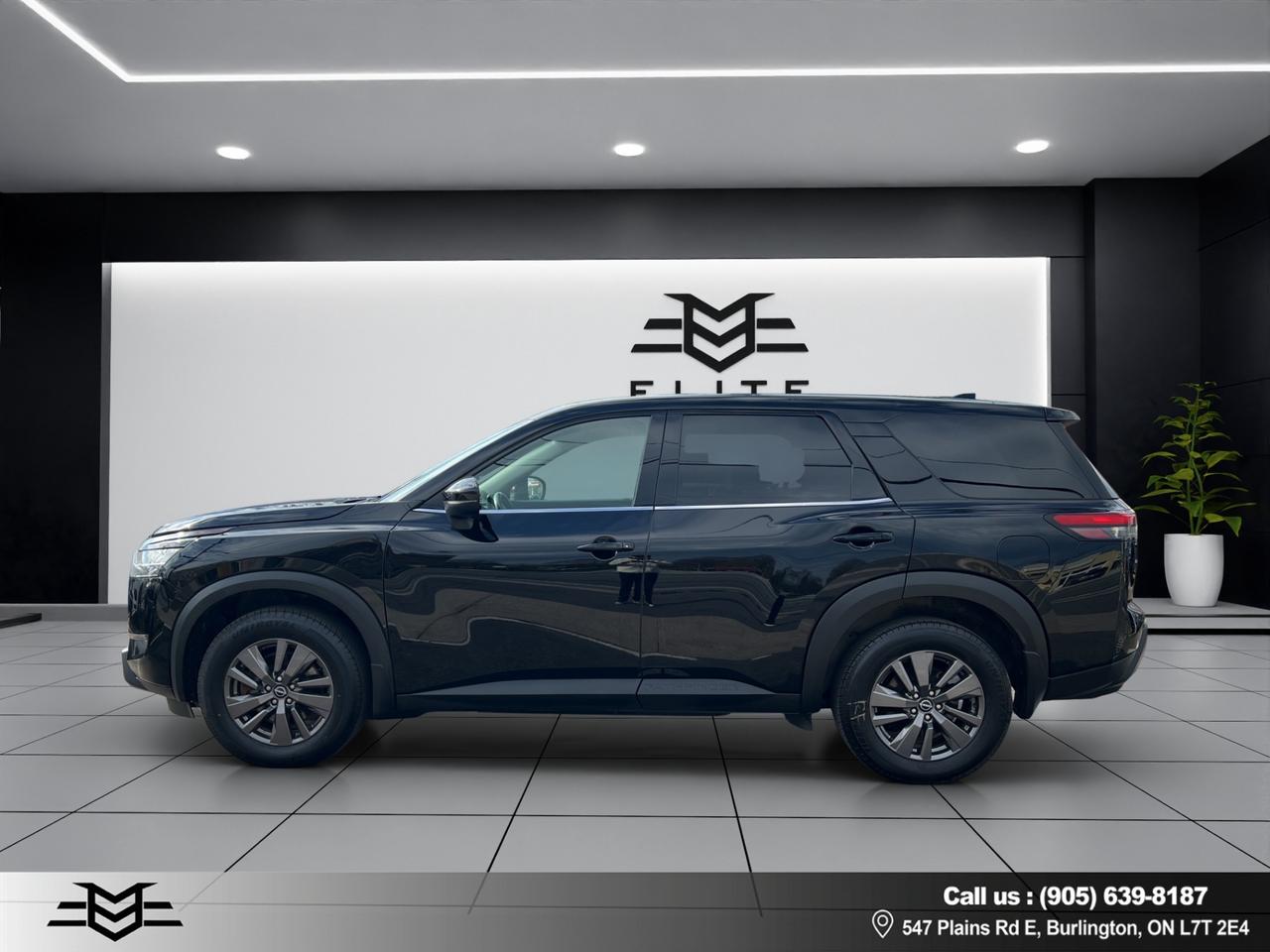 2022 Nissan Pathfinder S 4WD - Blind Spot Monitor - Reverse Camera !! Photo