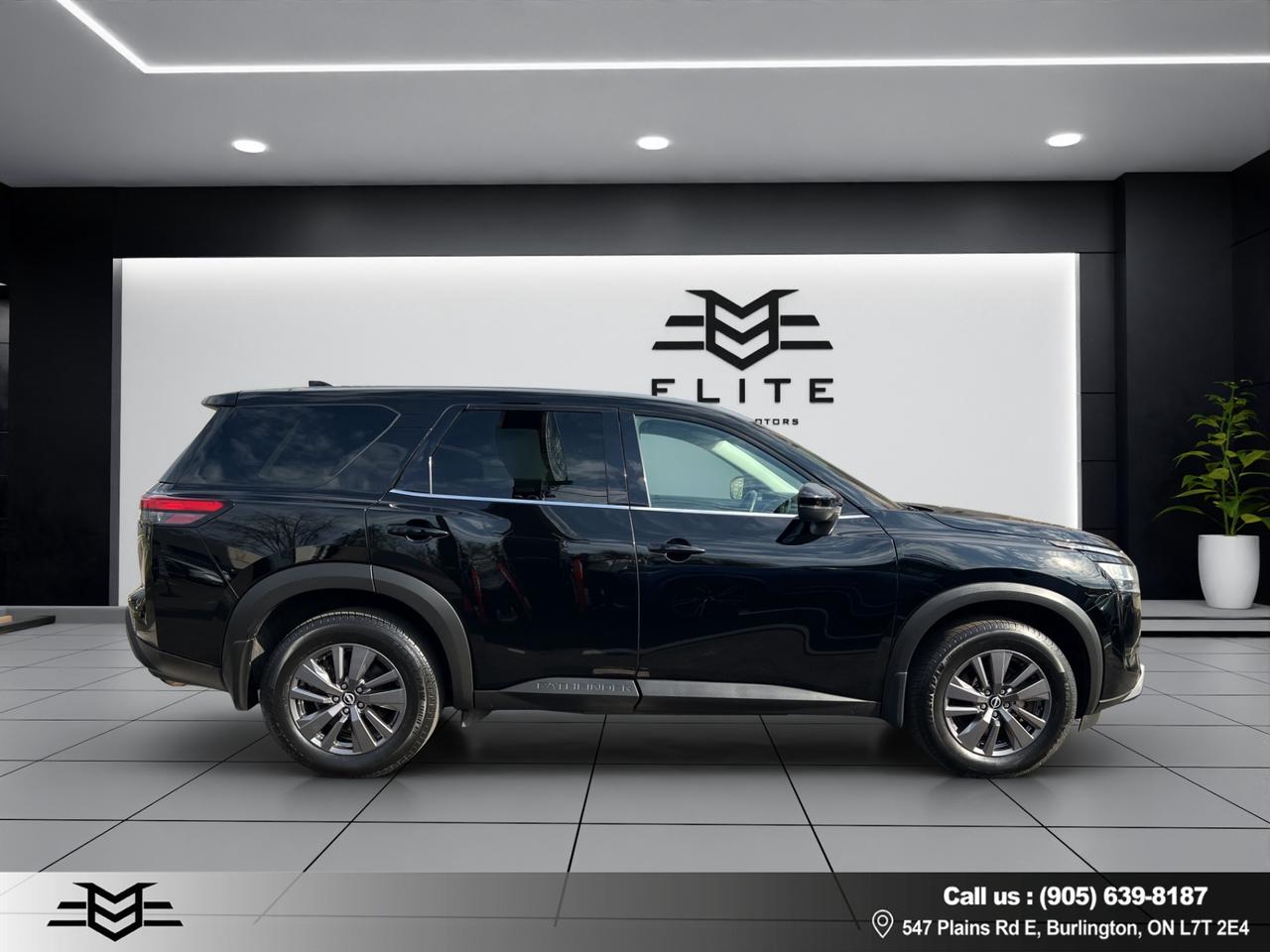 2022 Nissan Pathfinder S 4WD - Blind Spot Monitor - Reverse Camera !! Photo