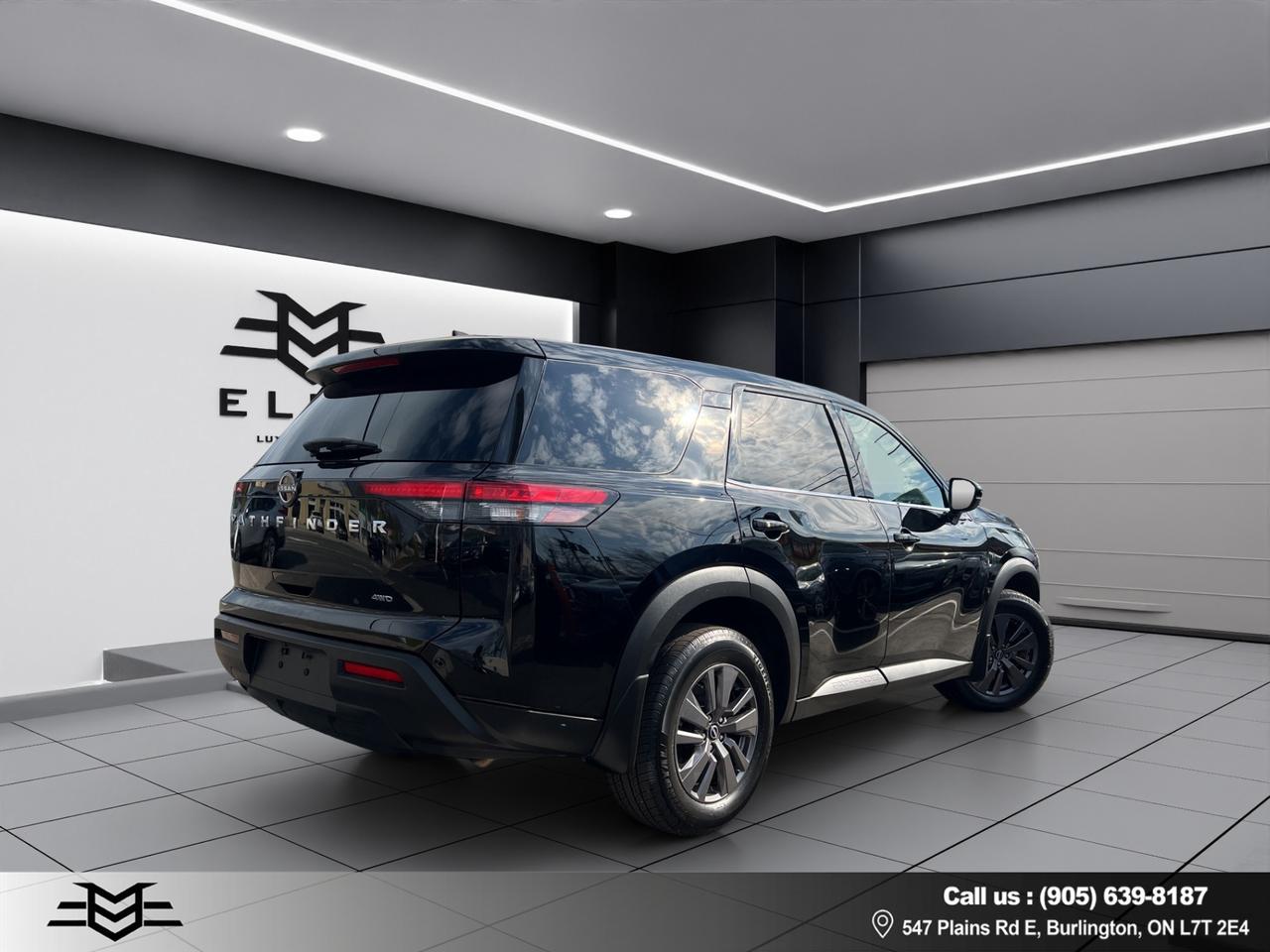 2022 Nissan Pathfinder S 4WD - Blind Spot Monitor - Reverse Camera !! Photo