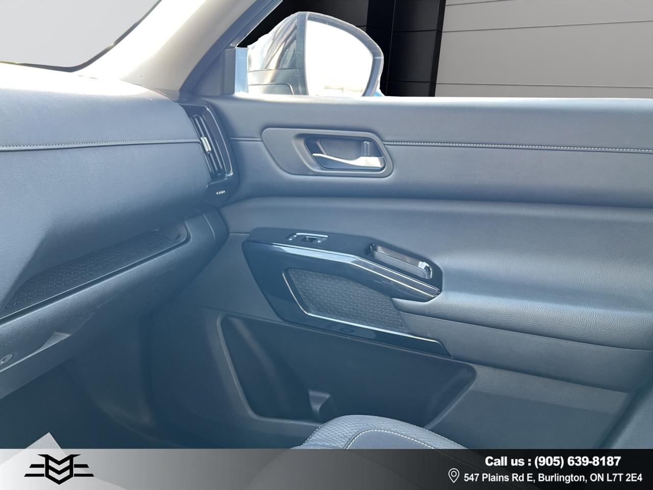 2022 Nissan Pathfinder S 4WD - Blind Spot Monitor - Reverse Camera !! Photo