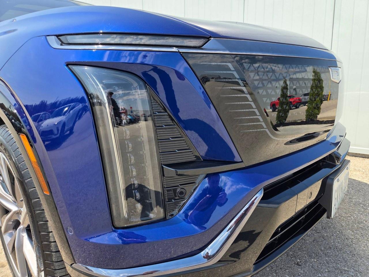 2026 Cadillac VISTIQ AWD 4dr Sport Photo