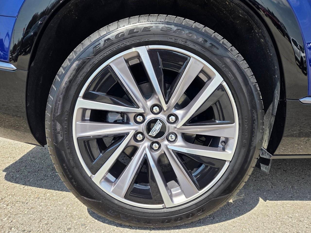 2026 Cadillac VISTIQ AWD 4dr Sport Photo