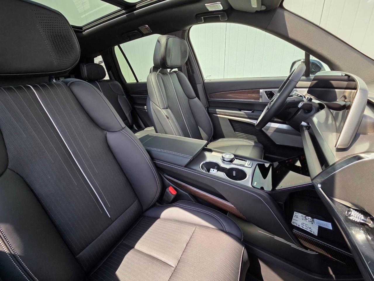 2026 Cadillac VISTIQ AWD 4dr Sport Photo