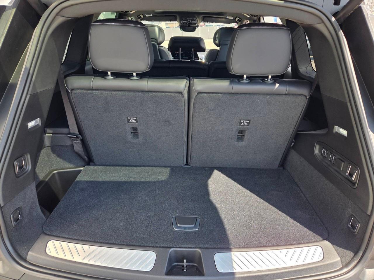 2026 Cadillac VISTIQ AWD 4dr Sport Photo