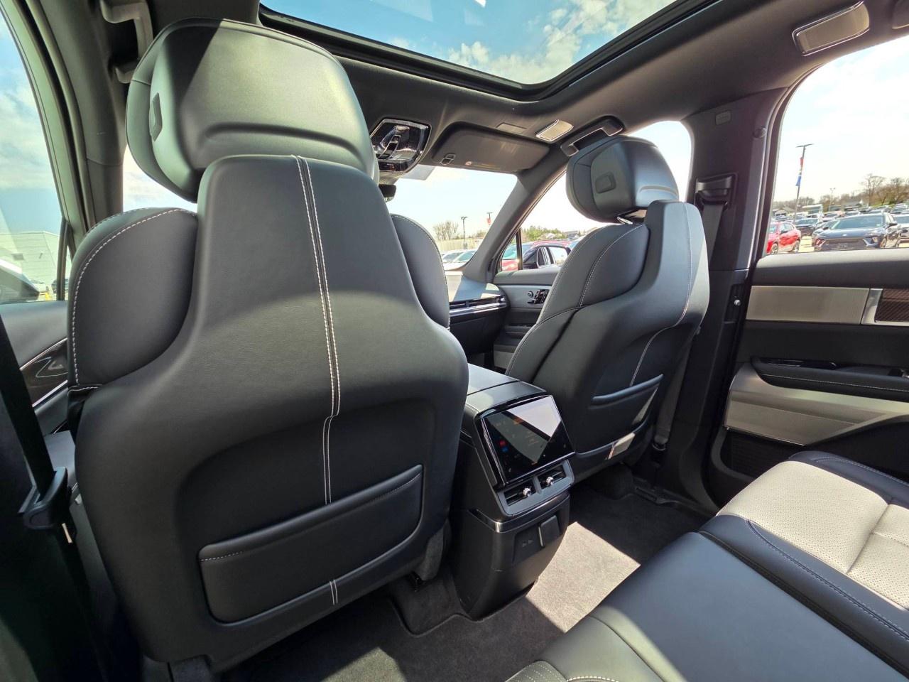 2026 Cadillac VISTIQ AWD 4dr Sport Photo