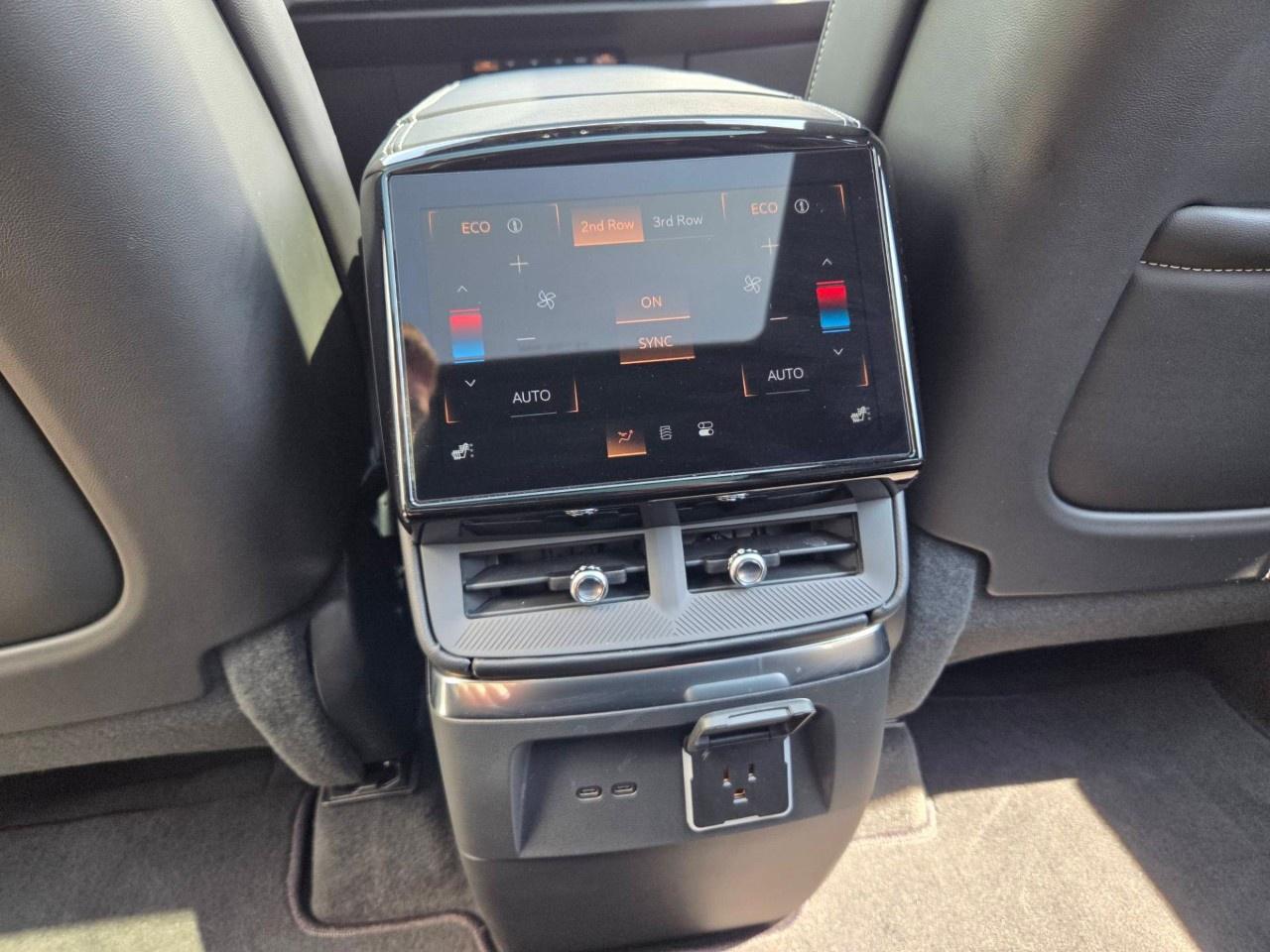 2026 Cadillac VISTIQ AWD 4dr Sport Photo