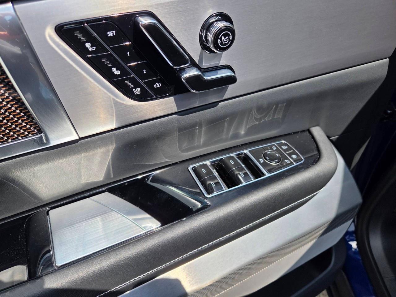 2026 Cadillac VISTIQ AWD 4dr Sport Photo