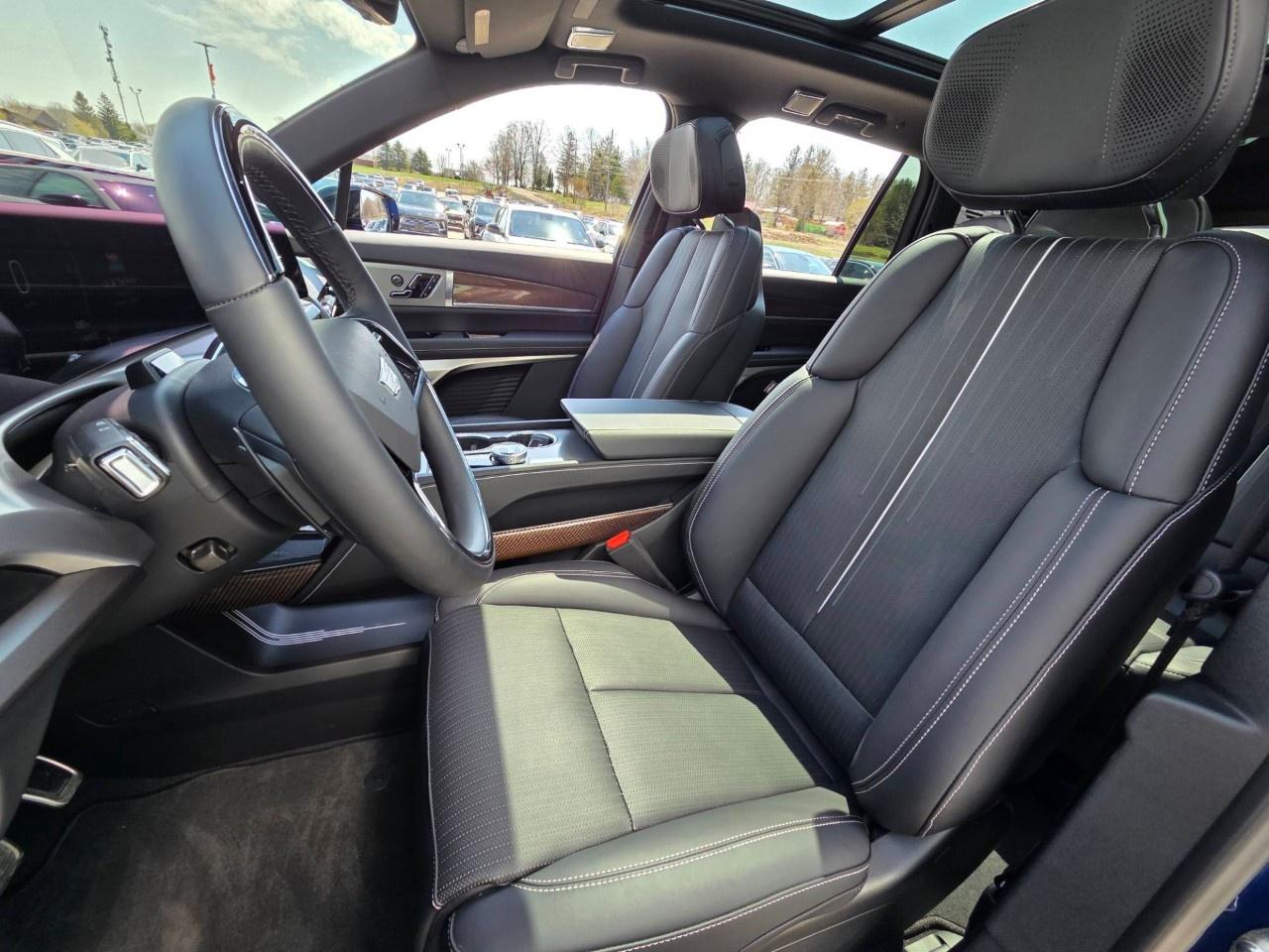 2026 Cadillac VISTIQ AWD 4dr Sport Photo