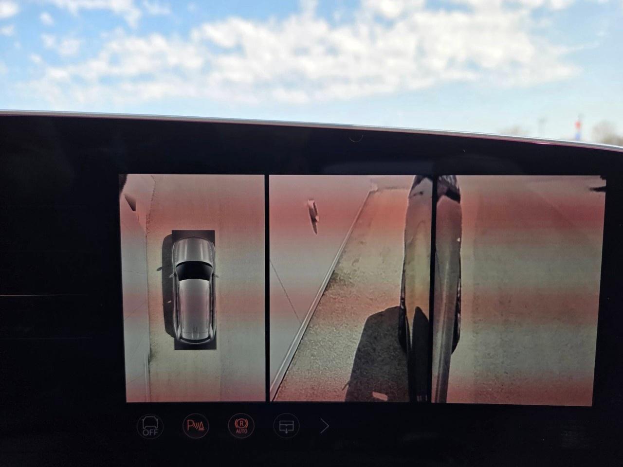 2026 Cadillac VISTIQ AWD 4dr Sport Photo